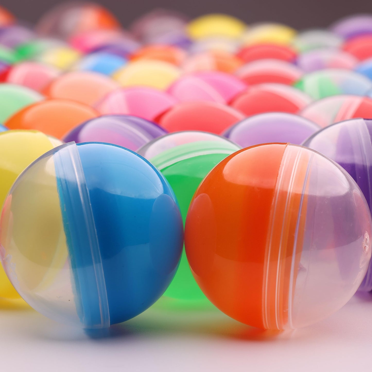 Vending Machine Capsules - 2.6 Inch Empty Plastic Capsules - 25 Pcs Clear-Colored Round Capsules - 65 mm Bath Bombs Molds - Toy Capsules - Empty Capsule Balls for Prizes - Candy Hunt Containers